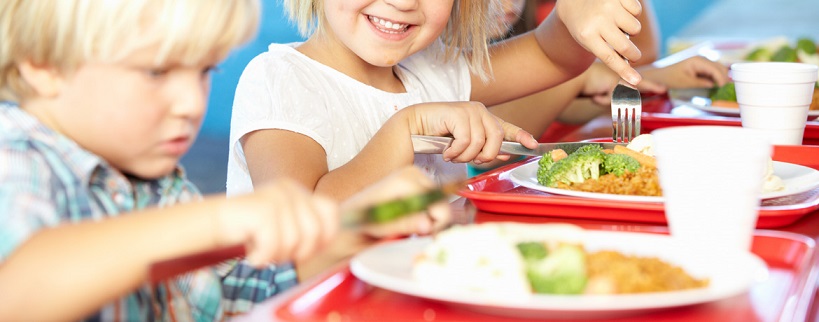 bambini in mensa