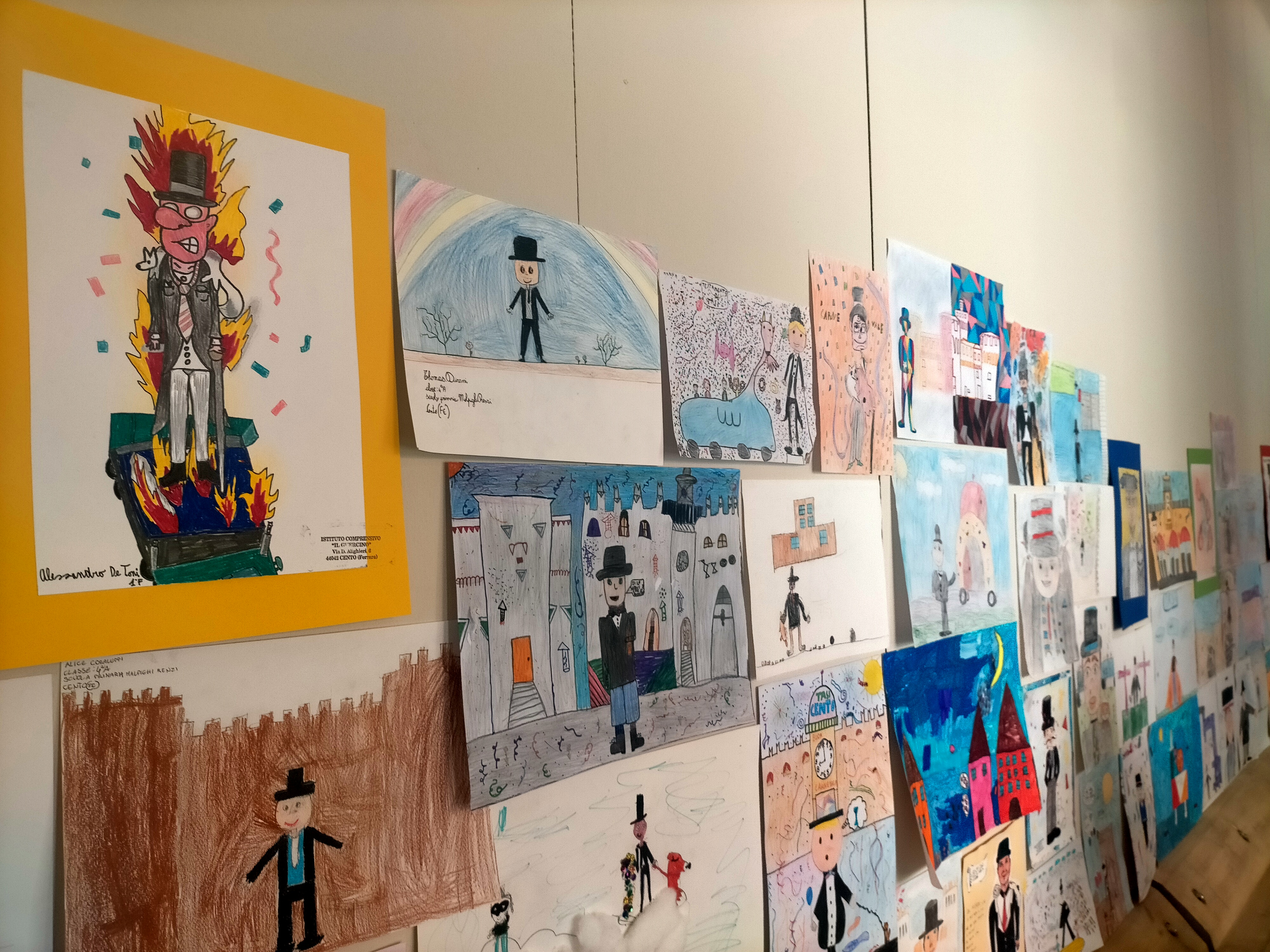 Disegni allestimento mostra Maschera Tasi nelal vetrina Pro Loco