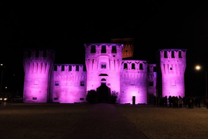 Rocca di Cento  illuminata di luce rosa