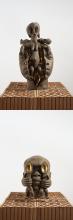 sculture dell'artista "La graine qui germe", terracotta e oro, 2022 e "Vue céleste", terracotta e oro, 2022
