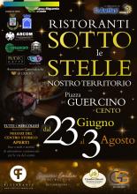 locandina ristoranti sotto le stelle con loghi enti promotori e nello sfondo luci notturne con bicchiere di vino e piatto di cibo