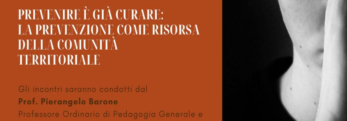 particolare locandina con ragazzo metà viso coperto dalla mano