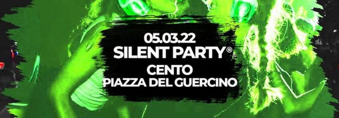 due ragazze che ballano con le cuffie